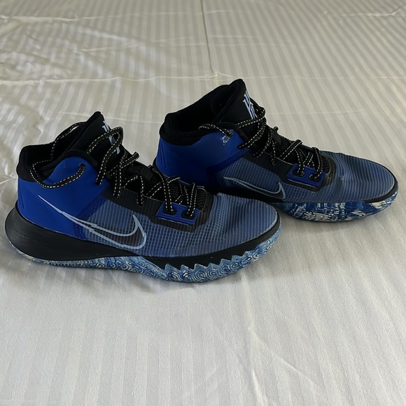 Nike Kyrie Flytrap 4 Basketball Shoe Men’s 7.5 Racer Blue - Picture 2 of 7